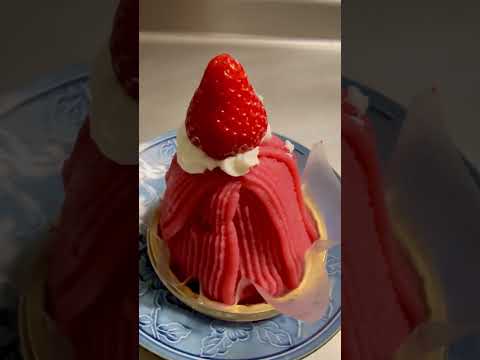 shorts とっても苺が濃厚で美味しい😋　季節限定濃い苺のモンブラン　シャトレーゼにて　2026年2月10日 サムネイル