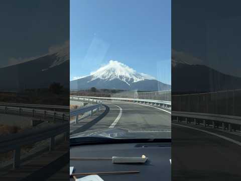 shorts 目の前に富士山🗻　東富士五湖道路 富士吉田忍野インターにて　2026年2月23日 サムネイル