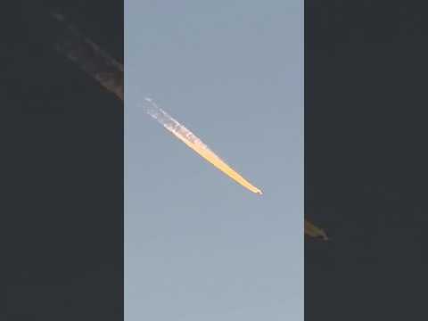 shorts 光る飛行機雲　山中湖交流プラザきららにて　2026年2月22日 サムネイル