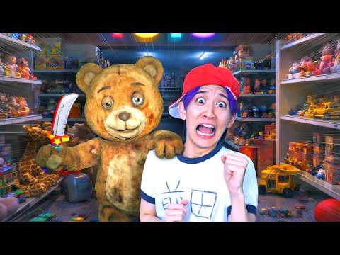 閉店後のオモチャ屋に侵入したらオモチャが動いてた！【コント】