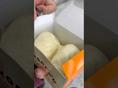 shorts 三宮一貫楼の豚まん 熱々😋　新神戸駅にて　2025年12月30日 サムネイル