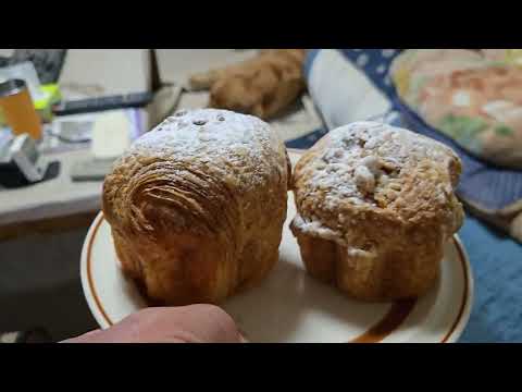 Happy Birthday ♪　2026年4月26日イロハ３歳の早朝にクロワッサンのプレゼント。 サムネイル