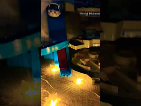 【イルミネーションがきれいな駐車場から出庫するトミカ🚘】イルミネーション christmas xmas tomica… サムネイル