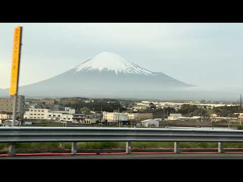 曇り空をバックに富士山🗻😲！　新東名高速道路にて　2026年4月5日 サムネイル