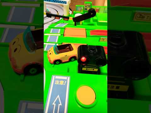 【カンカンカンカン※壊れた踏切？】#fumikiri #踏切#ふみきり#プラレール #shorts #youtubes… サムネイル