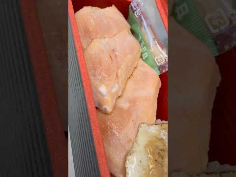 shorts サーモンはレアぽい😋　北陸新幹線金沢敦賀間開業記念　炙りのどぐろと ふくいサーモン寿し　東京駅祭にて購入…